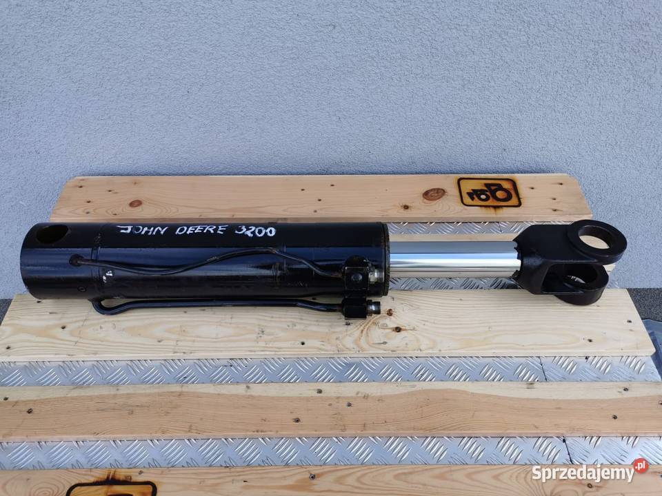 John Deere 3200 Cylinder hydrauliczny Wilkowo