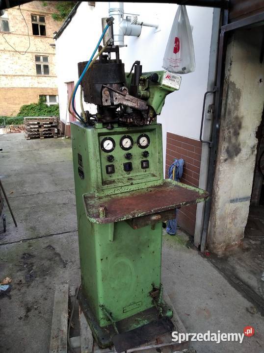 Ćwiekarka boków na klej INTERNATIONAL