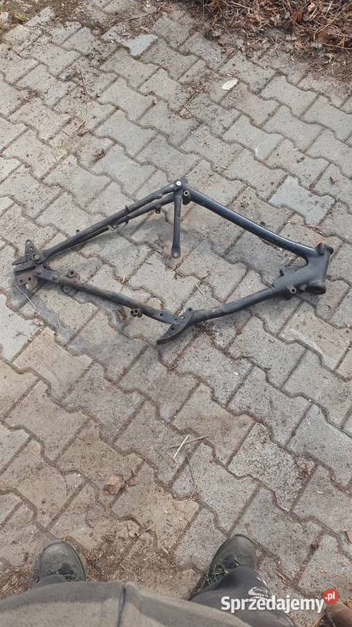 Triumph B200 rama wypadku ozdobą do klubu czy
