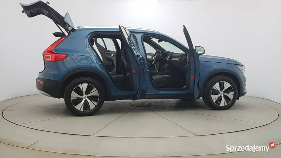 Volvo XC 40 B3 Core aut Z Polskiego Salonu niebieski mazowieckie