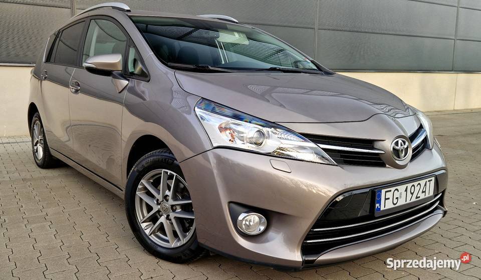TOYOTA VERSO 18 VALVEMATIC 147 7OSOBOWA KAMERA brązowy Gorzów Wielkopolski sprzedam
