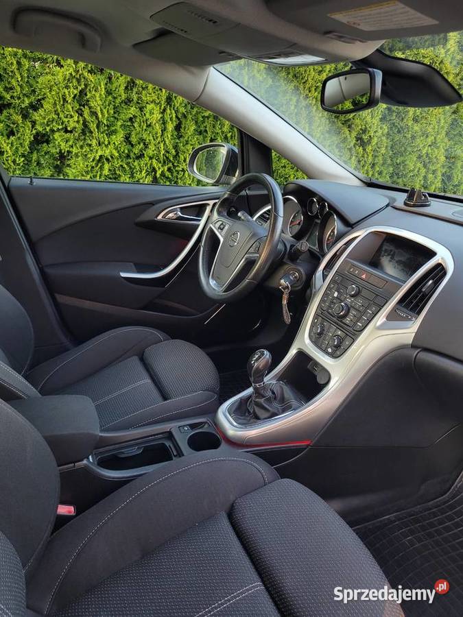 Opel Astra J 14 Turbo 140 2011 230000km