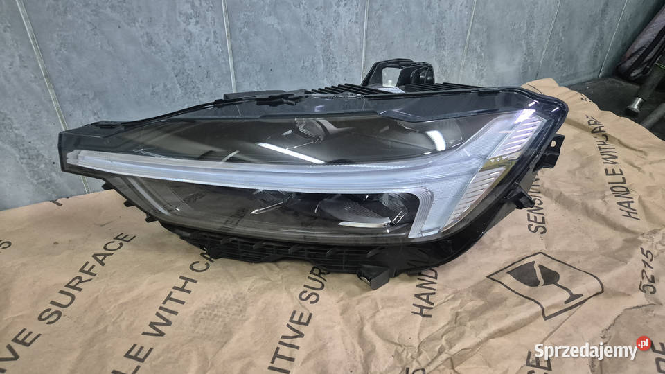 Lampa lewa Volvo XC60 II 2 lift wersja Bielsko-Biała