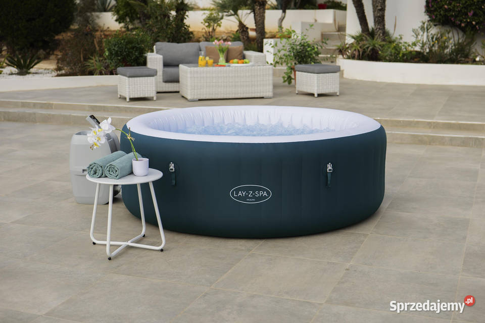 Basen Jacuzzi Lay z spa Miami Masaże