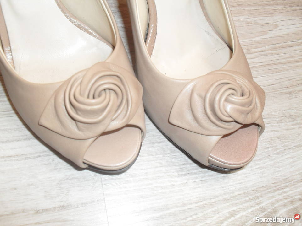 Sprzedam beżowe czółenka damskie firmy SALA Oleśnica