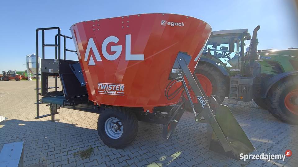 Wóz paszowy AGL 8m3 z tasmą z przodu paszowóz i Sierpc sprzedam