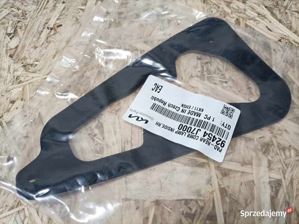 KIA CEED III KOMBI USZCZELKA LAMPY PRAWY TYŁ prawe Pleszew