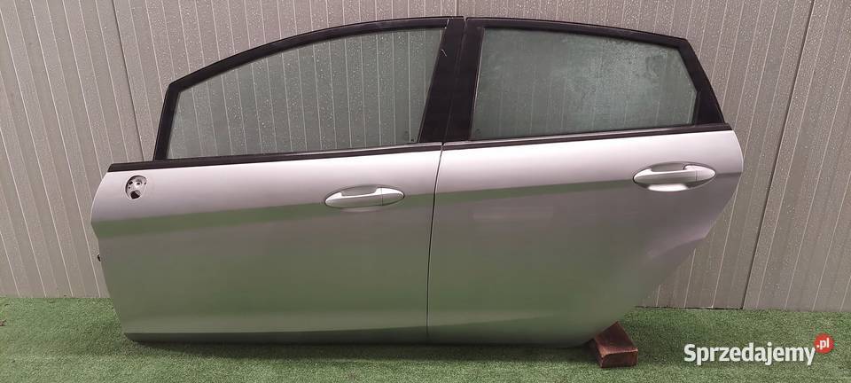 DRZWI LEWE PRZEDNIE FORD FIESTA MK7 LAK 69 2 osobowe Drzwi