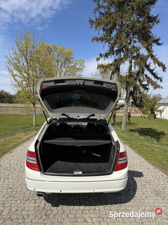 Mercedes C250 CDI 204 DUŻYM SERWISIE automat ESP lubelskie Janów Podlaski sprzedam