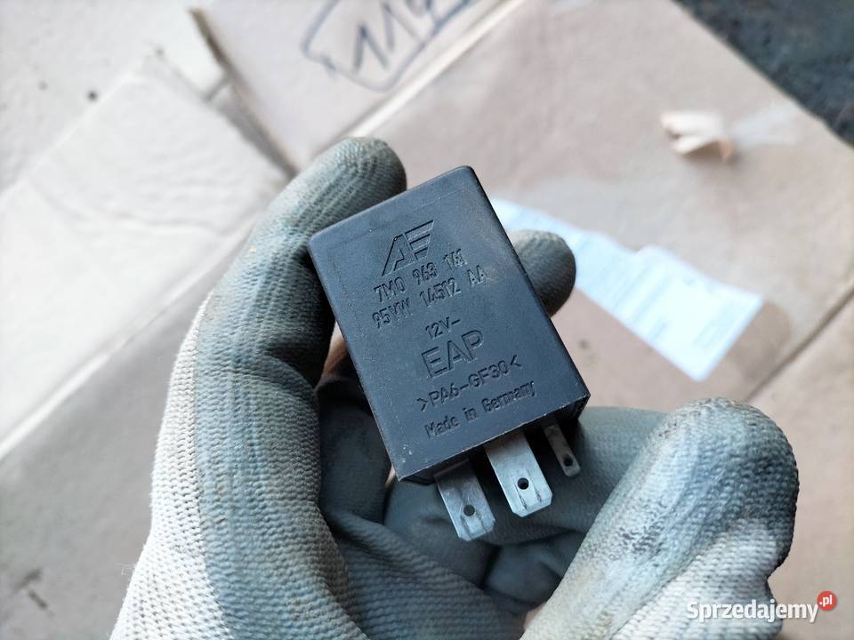 PRZEKAŹNIK 7M0963141 149 osobowe Przekaźniki