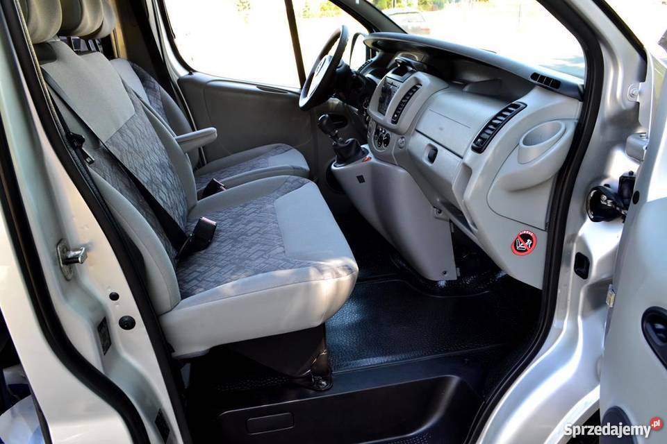 Wynajmę BUSA z kierowcą 8 osób kierowca 9 Kielce auto wynajem