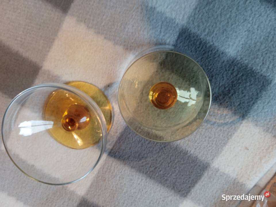 Dwa ciekawe kieliszki szampanki sprzedam