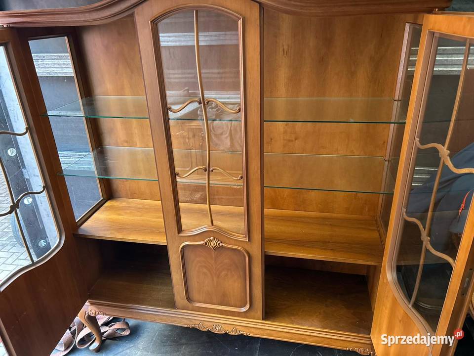 Piękna witryna do salonu Bielawa