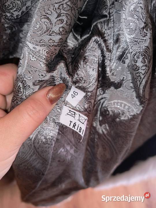 Naturalne futro maxi marki Petr Zavrl eleganckie Łącko