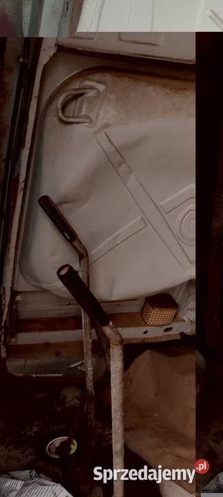 Karoseria z papierami Mercedes w 123 małopolskie Tarnów