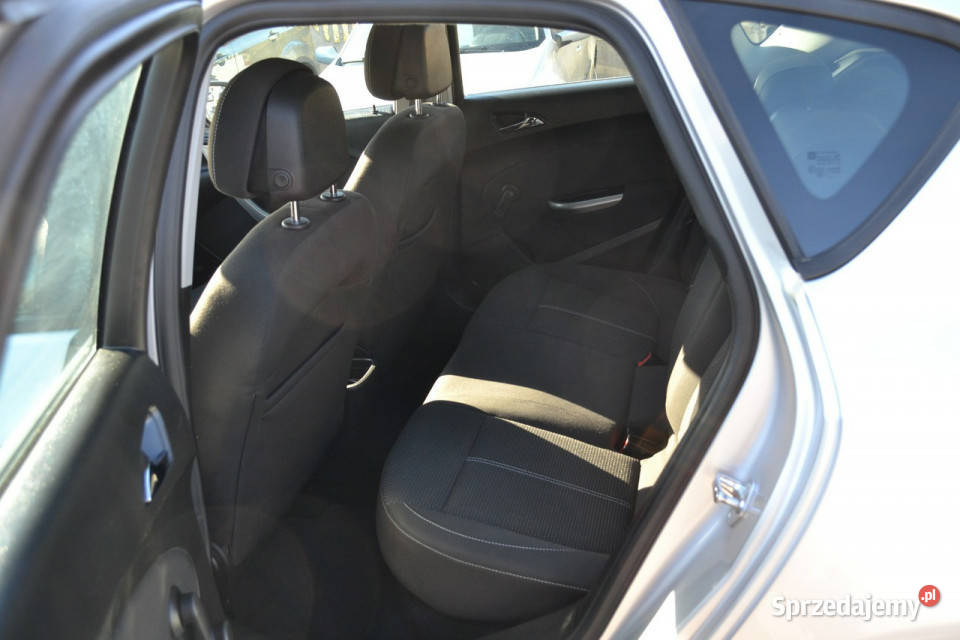 Opel Astra NawigacjaKlimaWymieniony Rozrząd ASR (kontrola trakcji)