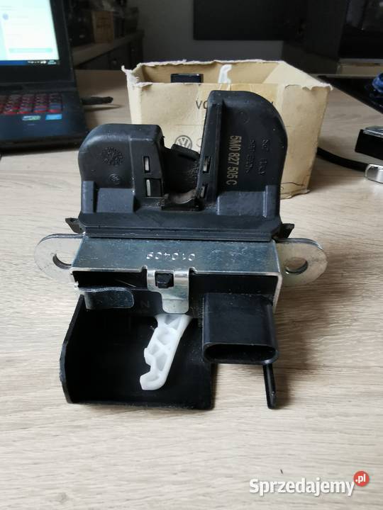 VW GOLF SEAT ZAMEK KLAPY TYŁ 5M0827505C Zamki, wkładki i kluczyki Luzino