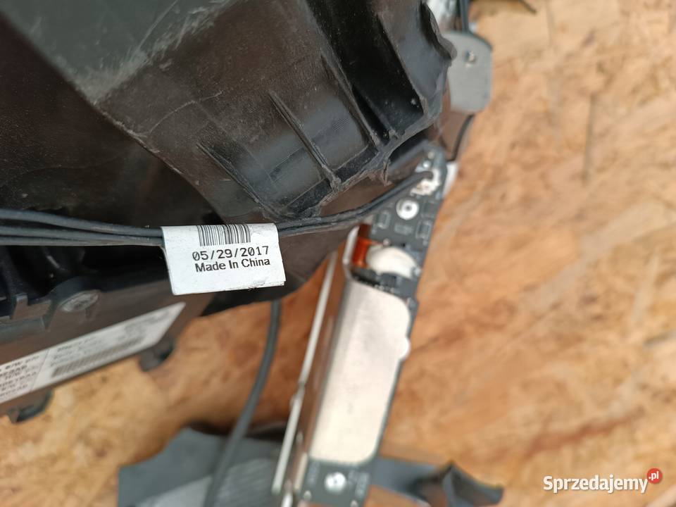 SOCZEWKA LAMPY PRAWY PRZÓD 28323AB 68280815AA