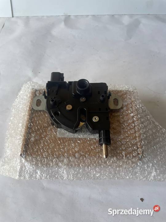 Zamek pokrywy silnika Ford Kłaczyna