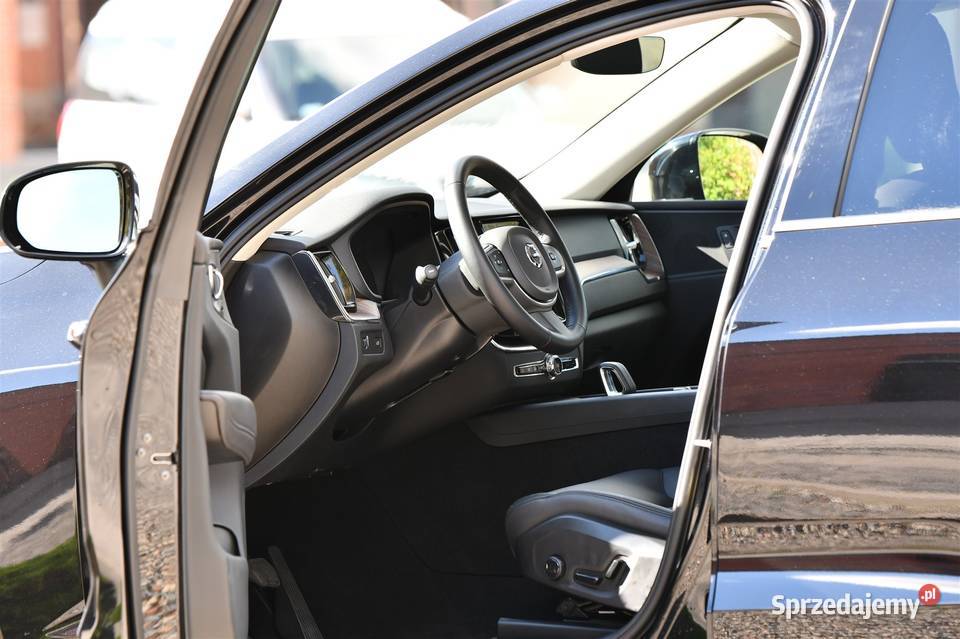 Volvo XC 60 Volvo XC60 Mild Hybrid 4x4 250 20 warmińsko-mazurskie