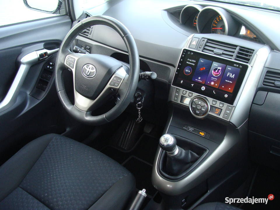 Toyota Verso 16 132 benzyna sprowadzony Isofix mazowieckie Radom