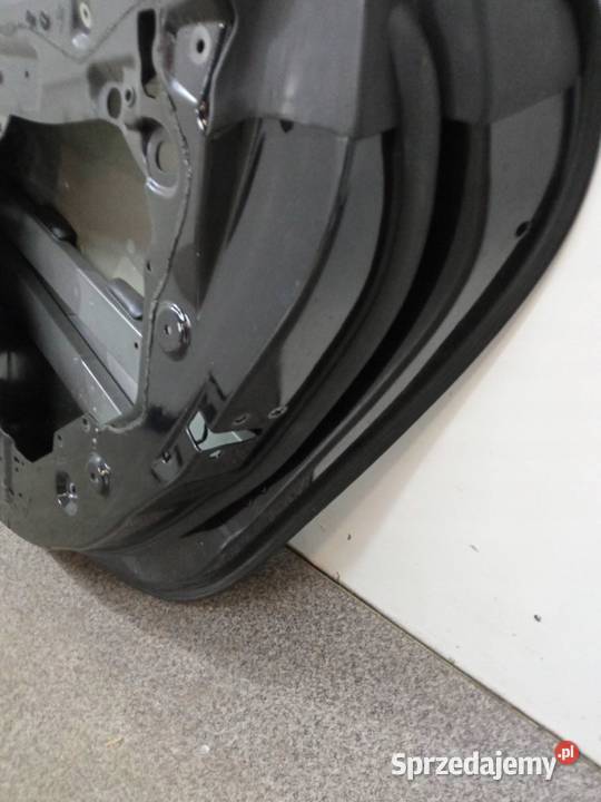 DRZWI PRAWE TYŁ CZARNE Maserati Ghibli III