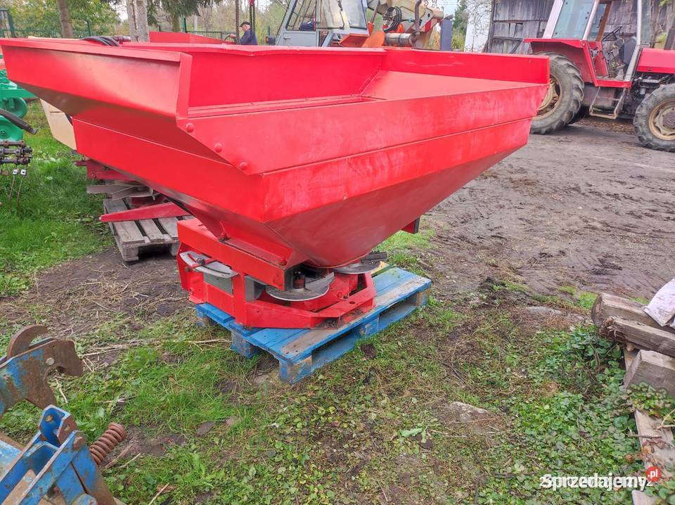 Rozsiewacz do nawozu Kuhn Chełm