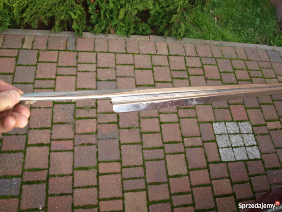 Audi A8 Listwa chromowa na próg prawy 2009r Kalisz