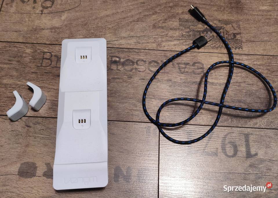 Stacja ładowania kontrolerów 5 Venom stan Istebna