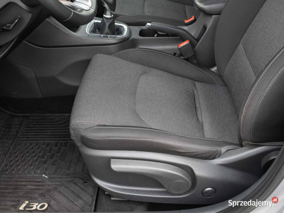 Hyundai i30 WD6542P15 DPI Comfort 2 stref klima światła do jazdy dziennej Gdańsk