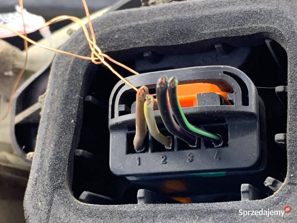 LAMPA PRAWY TYŁ VW GOLF V 1K6945096Q Hatchback podkarpackie