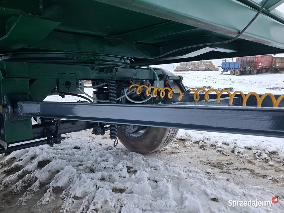 Przyczepa slomy skrzynio palet Mgoszcz