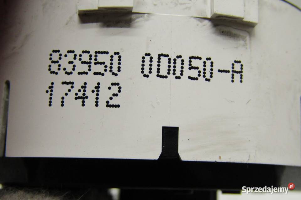 PRZEŁĄCZNIK ŚWIATEŁ AWARYJNYCH TOYOTA YARIS III