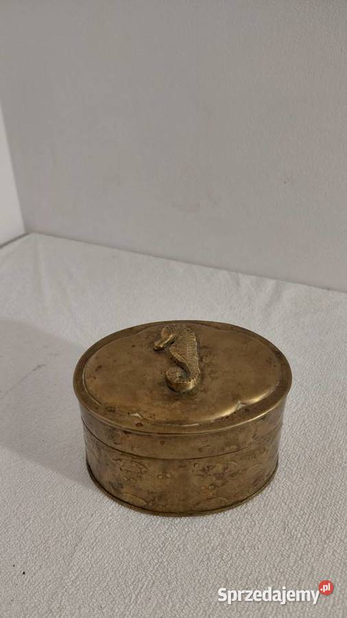 szkatułka mosiężna z konikiem morskim Krzykawa