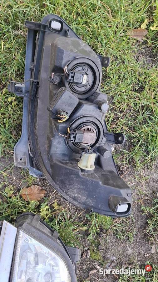 Opel Zafira a 2004 lampy przednie komplet Zwoleń