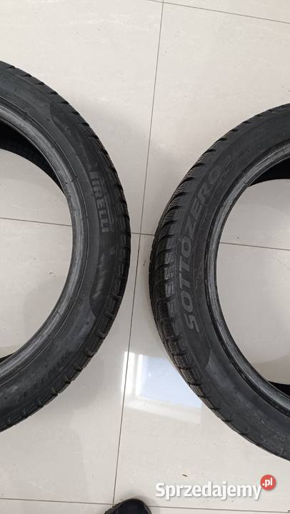2 używaneopony zimowe Pirelli SottoZero 3 23545 235 sprzedam
