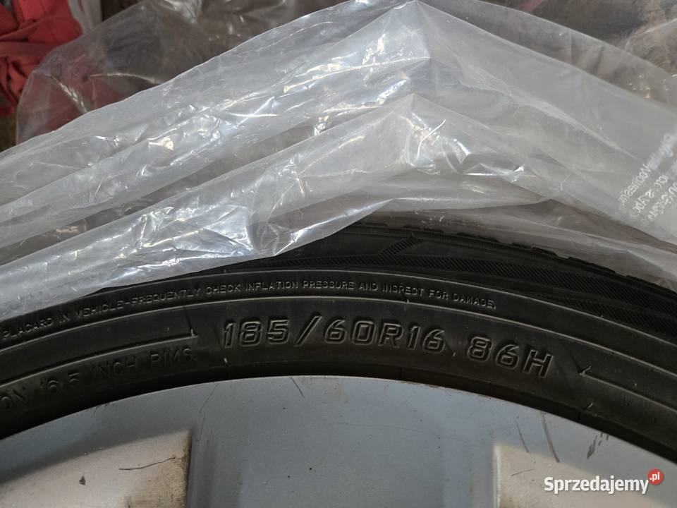 Opony zimowe na felgach stalowych Bmw1 z Łódź