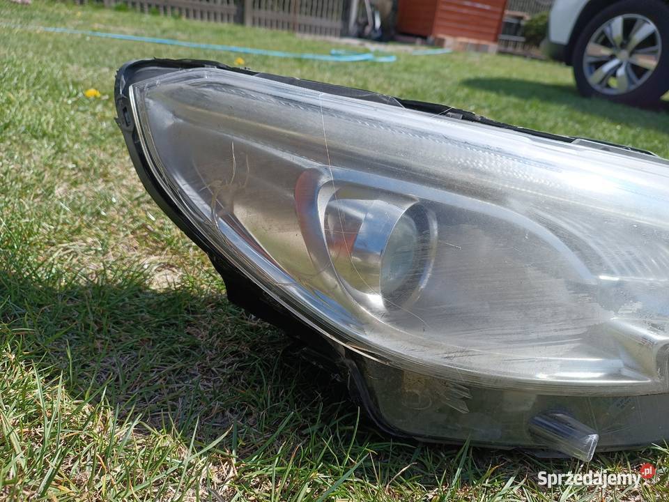 Lampa prawa przednia Peugeot 2008 9677810280 Turek