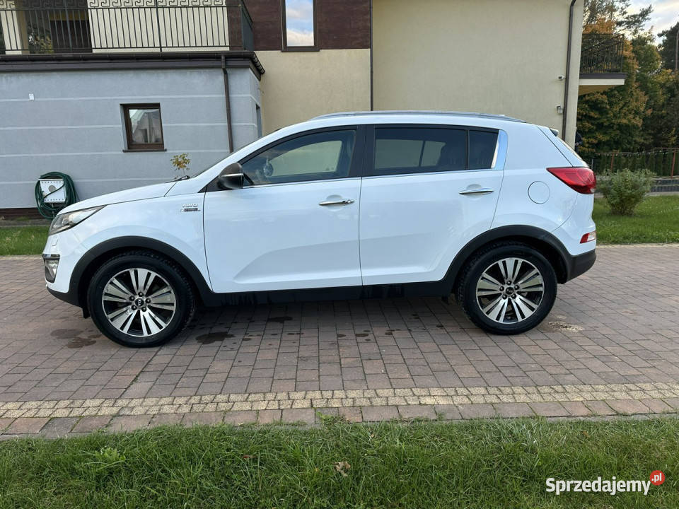 Kia Sportage panoramiczny dach 4x4 automat III tempomat mazowieckie Lipówki