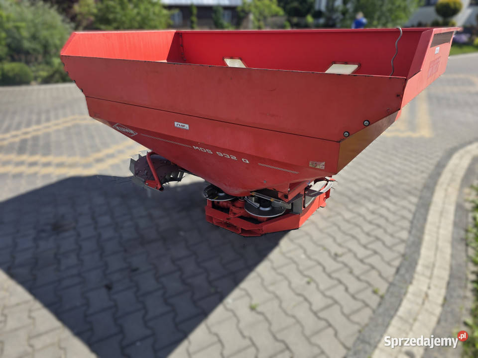 Rozsiewacz KUHN MDS 932 Q 1700 L 1024 m Rozsiewacze nawozów Baliki
