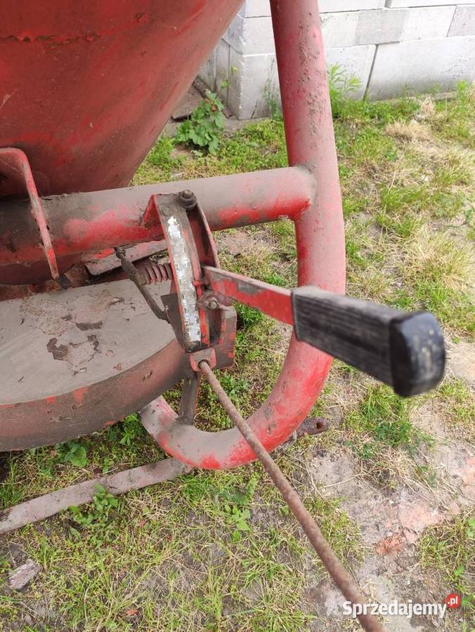 Rozsiewacz nawozów LEJ Precyzyjny 12 m nieuszkodzony Poniec