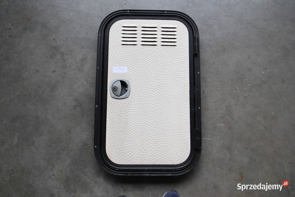 DRZWICZKI SERWISOWELUK BAGAŻOWY 66x41 VAT marża mazowieckie Grzebowilk