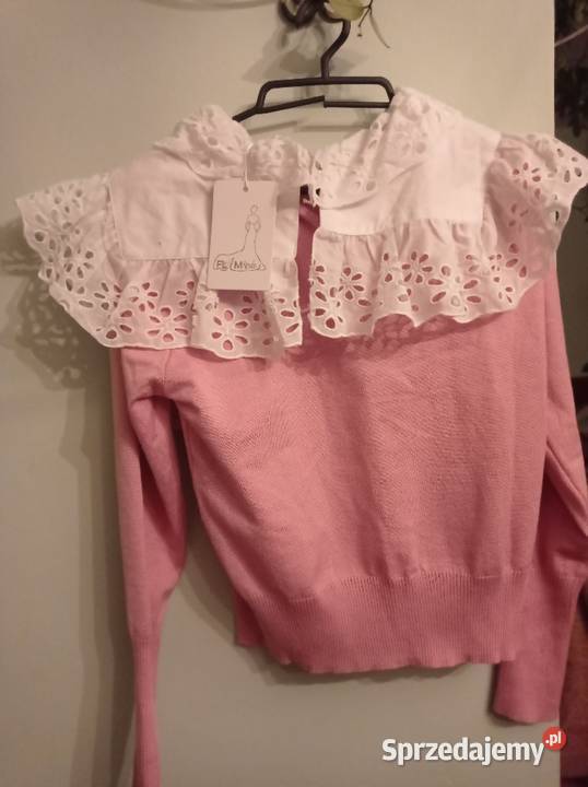 Sweter z falbankami i ażurem Koniecpol