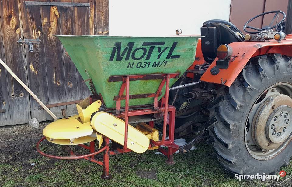 Rozsiewacz MOTYL 600l do nawozu wapna czy soli Dąbrowa Tarnowska