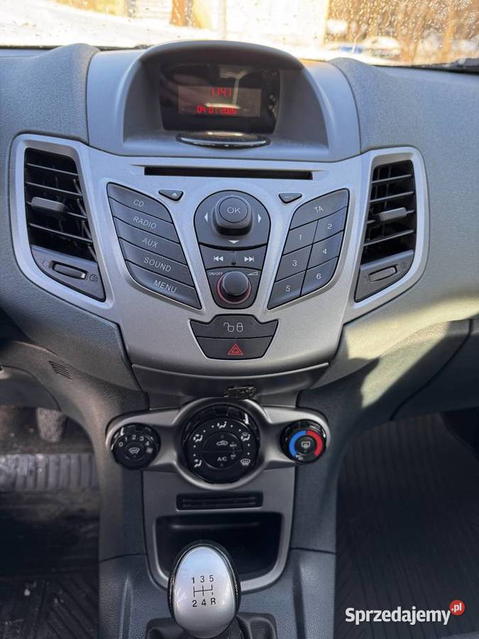 Ford Fiesta 2011 12 82 1242cm3 pomorskie