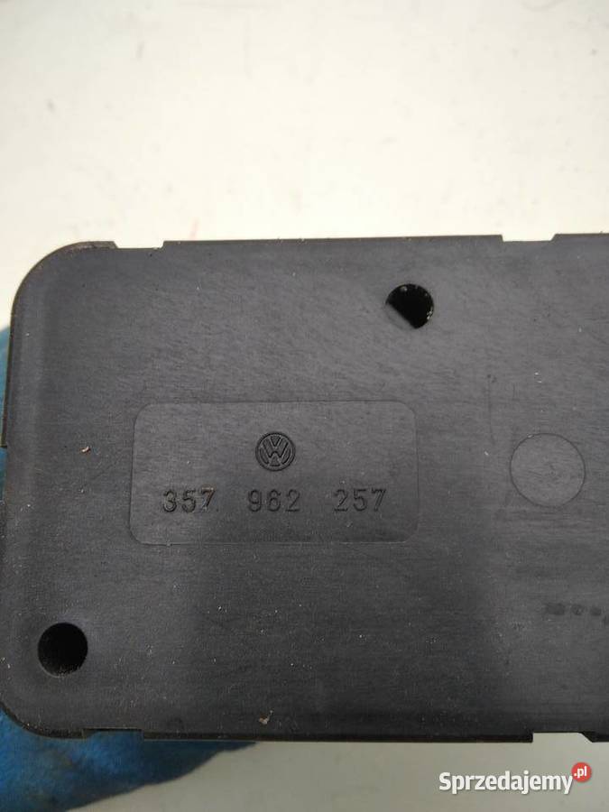 Pompka centralnego zamka VW passat b3 357962257 Rok produkcji 1990 Krośniewice sprzedam
