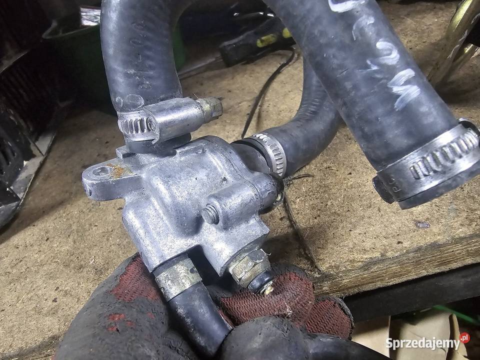 Honda CBR 125 jc34 obudowa termostatu termostat sprzedam