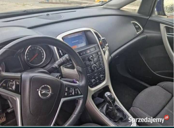 Opel astra J 2012r