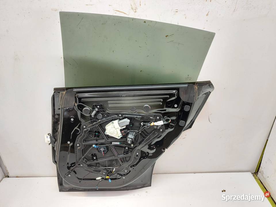 TESLA MODEL Y 2022r DRZWI PRAWY TYŁ czarny PBSB osobowe