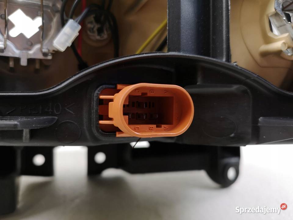 LAMPA PRAWY PRZÓD VALEO RENAULT ESPACE III 9398